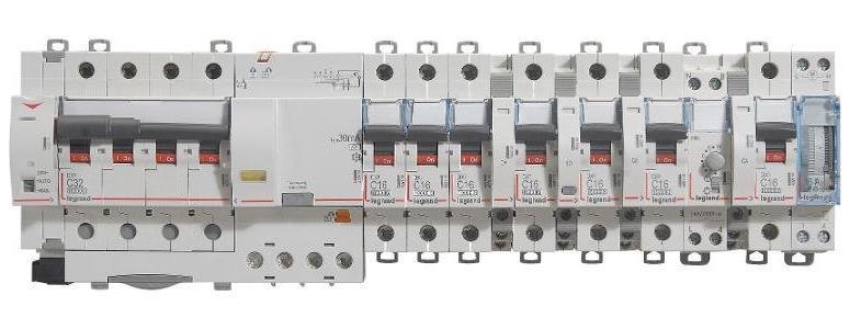 Legrand 409339 Выключатель автоматический четырехполюсный DX3 10000 32А C 16кА